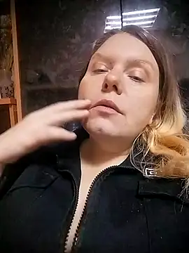 Lana-murr online show from April 12, 2026, 5:01 am