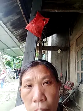 bella-la online show from November 20, 2025, 6:46 am