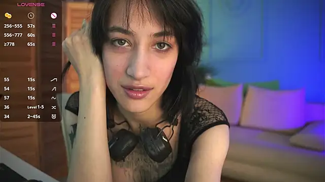 Snapshot of Leta_Vian chatting on October 29, 2025, 9:16 pm Leta Vian online show from October 29, 2025, 9:16 pm