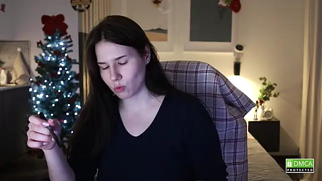 girl u never met online show from December 15, 2025, 6:01 pm