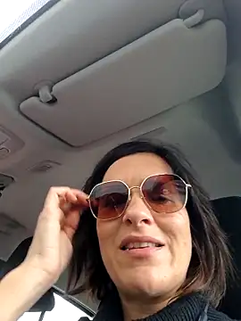 Piediniecollant online show from November 12, 2025, 11:10 am