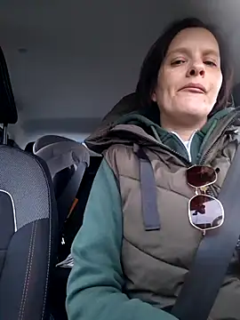 Piediniecollant online show from March 21, 2026, 5:27 pm