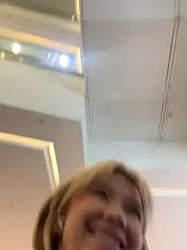 Snapshot of Leila_La chatting on November 1, 2025, 9:11 am Leila La online show from November 1, 2025, 9:11 am