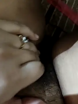 Israt Riya 25 online show from October 31, 2025, 8:32 pm