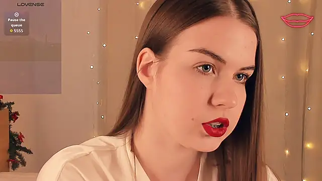 LoreeScialdone online show from January 8, 2026, 8:55 pm