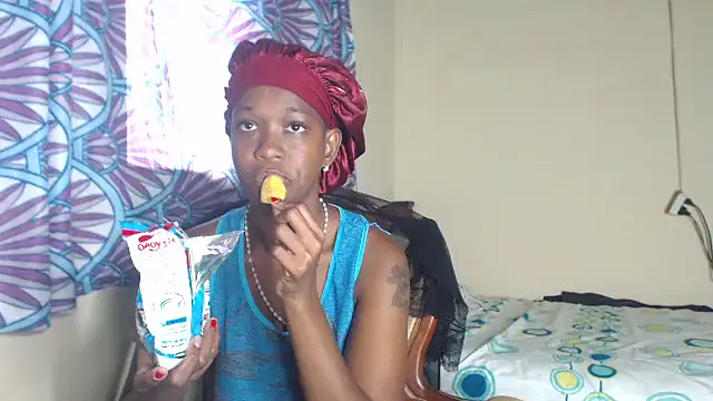 Snapshot of LilithMiller_ chatting on June 18, 2026, 3:49 pm LilithMiller online show from June 18, 2026, 3:49 pm