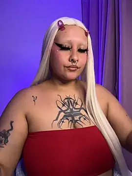 pinkbaddie777 online show from April 4, 2026, 4:22 am