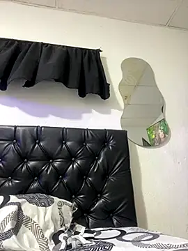 zui luu online show from November 13, 2025, 4:17 pm