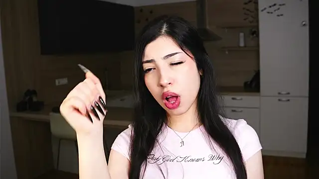 TonjaNeace online show from November 6, 2025, 4:46 am