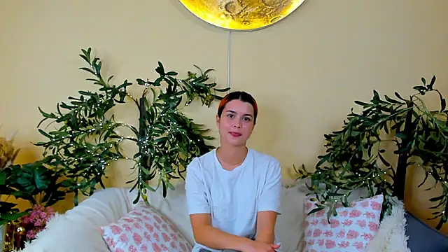 Snapshot of SharieTenuta chatting on October 29, 2025, 10:06 am SharieTenuta online show from October 29, 2025, 10:06 am