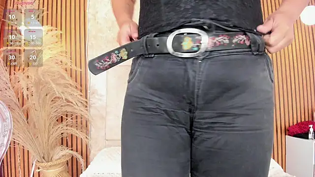 Snapshot of NAIA_ROSSI chatting on November 6, 2025, 3:24 pm NAIA ROSSI online show from November 6, 2025, 3:24 pm