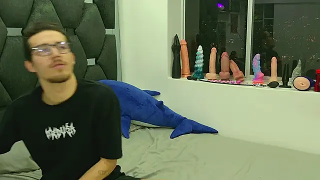 J-Moo online show from November 6, 2025, 2:56 am