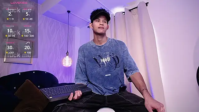 KamiSuarez online show from February 10, 2026, 6:34 pm