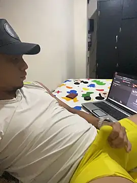 MichaManu7 online show from November 6, 2025, 2:34 am