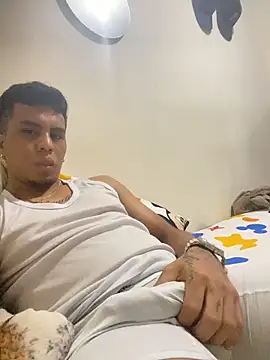 MichaManu7 online show from November 8, 2025, 3:50 am