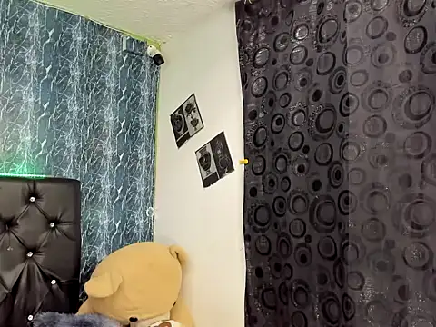 matewhottx18 online show from October 29, 2025, 10:44 pm