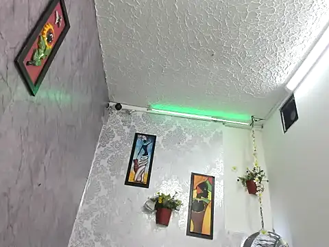 matewhottx18 online show from November 9, 2025, 2:48 pm