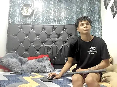 matewhottx18 online show from November 11, 2025, 12:10 am