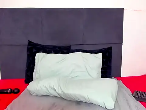 ThickLeeyanaXX online show from November 9, 2025, 5:33 pm