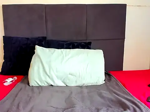 ThickLeeyanaXX online show from November 12, 2025, 1:55 pm