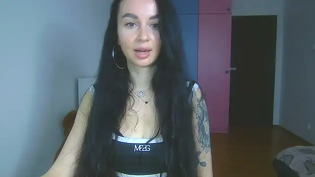 Kamila Donni online show from November 6, 2025, 8:15 am