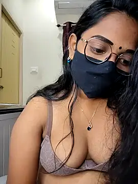 Snapshot of funny_couple_telugu chatting on October 28, 2025, 5:59 pm funny couple telugu online show from October 28, 2025, 5:59 pm