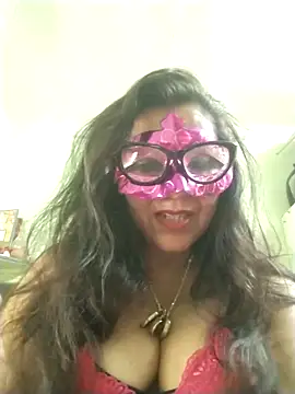 Snapshot of LOVE__RANI chatting on November 2, 2025, 6:21 pm LOVE RANI online show from November 2, 2025, 6:21 pm