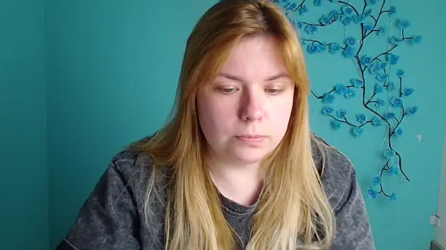 Snapshot of SusannaNight chatting on May 5, 2026, 11:18 am SusannaNight online show from May 5, 2026, 11:18 am