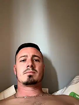 Snapshot of grosculsexy22 chatting on October 31, 2025, 3:02 pm grosculsexy22 online show from October 31, 2025, 3:02 pm