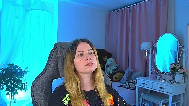 AleksaLaurent online show from November 21, 2025, 6:01 am