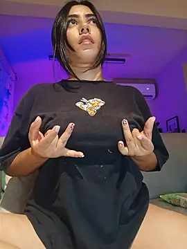 Sara-215 online show from April 11, 2026, 3:44 am