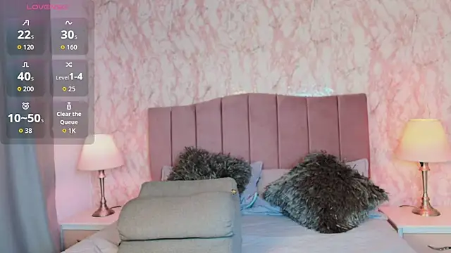 Snapshot of Megannn__21 chatting on November 7, 2025, 1:11 pm Megannn 21 online show from November 7, 2025, 1:11 pm