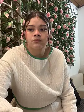 Tharafresneda  online show from November 3, 2025, 11:55 am