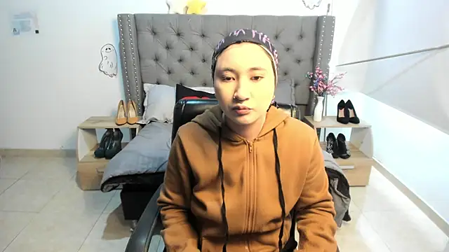 AnngelLee online show from October 29, 2025, 1:46 pm