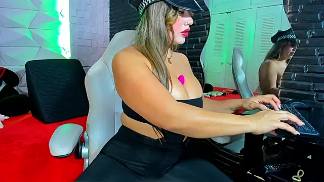 ChanellBrad online show from December 18, 2025, 1:50 pm