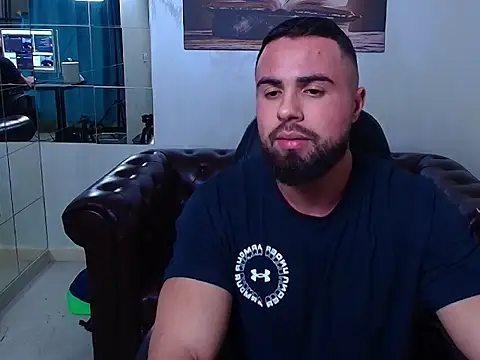 HayesWood online show from December 22, 2025, 5:48 am