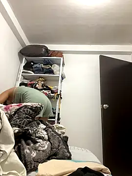 Snapshot of Jimenaa_ink chatting on October 31, 2025, 7:37 pm Jimenaa ink online show from October 31, 2025, 7:37 pm