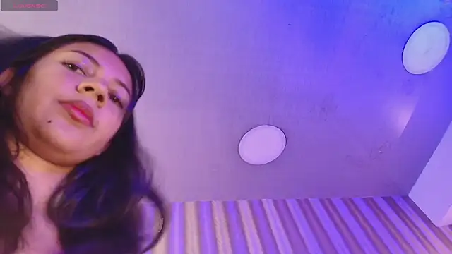 KamyGlam online show from January 17, 2026, 8:23 pm