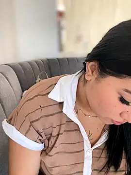 Vickybon online show from November 27, 2025, 3:14 pm