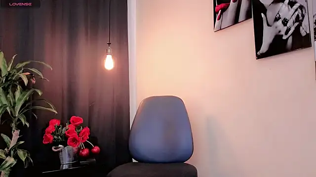 Flor Gil online show from December 4, 2025, 3:16 am