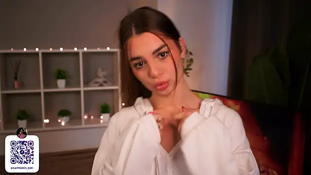 LauraHansil online show from November 7, 2025, 7:52 am