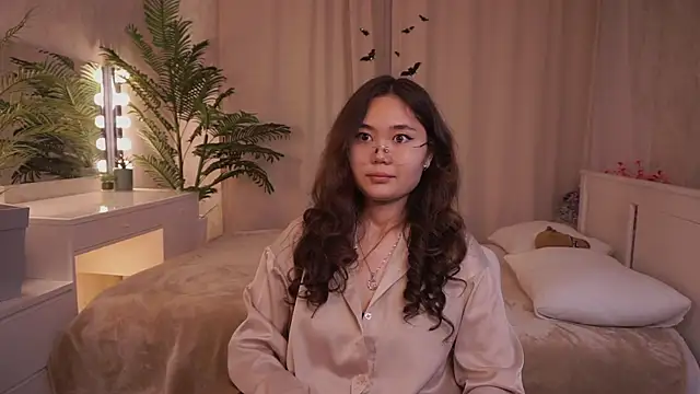 Snapshot of LeanoraBierod chatting on October 30, 2025, 1:45 pm LeanoraBierod online show from October 30, 2025, 1:45 pm