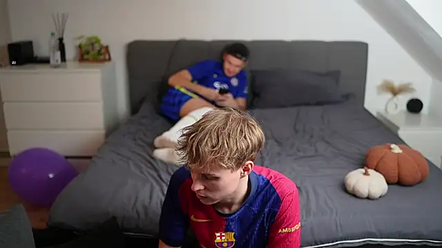 Snapshot of InnocentGuysOF chatting on February 27, 2026, 6:52 pm InnocentGuysOF online show from February 27, 2026, 6:52 pm