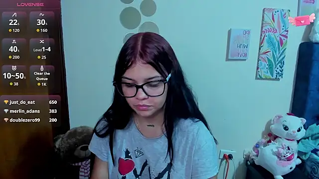 Snapshot of Emma_boo chatting on November 1, 2025, 3:30 am Emma boo online show from November 1, 2025, 3:30 am