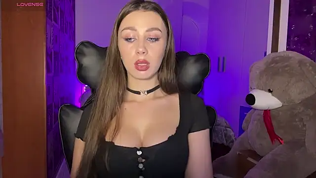 SweetCherry  N online show from November 15, 2025, 6:04 pm