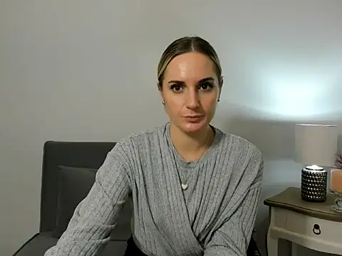 EmmaTempting online show from November 3, 2025, 4:19 pm