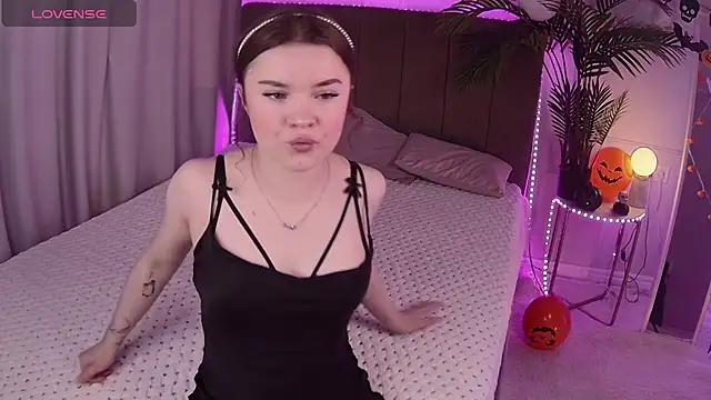 Alice Bloome online show from November 2, 2025, 5:54 am