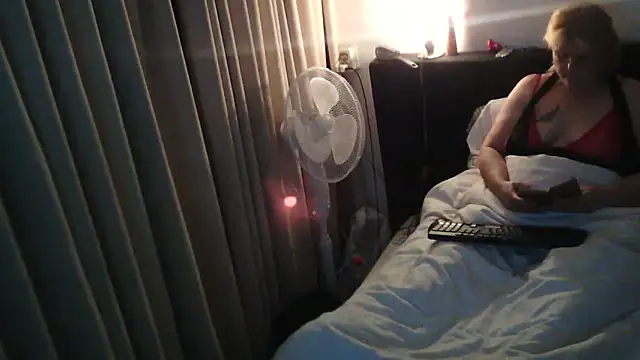 Sylviastar46 online show from December 21, 2025, 6:59 pm