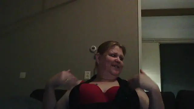 Sylviastar46 online show from February 8, 2026, 9:29 pm