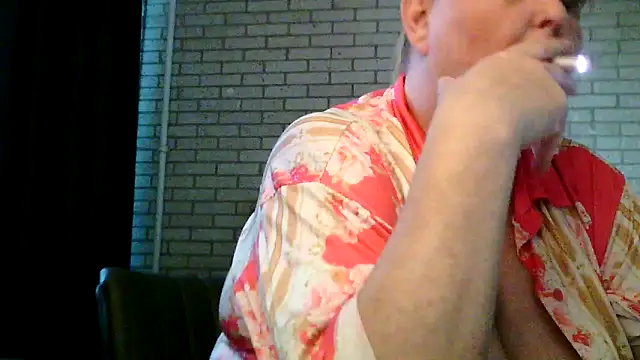 Snapshot of Sylviastar46 chatting on April 19, 2026, 6:10 pm Sylviastar46 online show from April 19, 2026, 6:10 pm